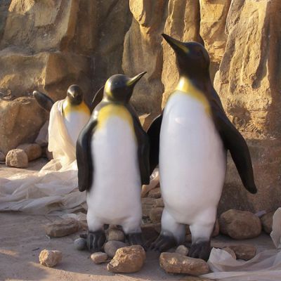 游樂園動物園 戶外擺放玻璃鋼噴漆仿真企鵝雕塑