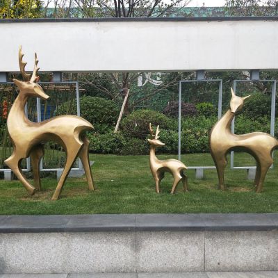 園林游樂園草坪擺放玻璃鋼仿真卡通人物動物雕塑